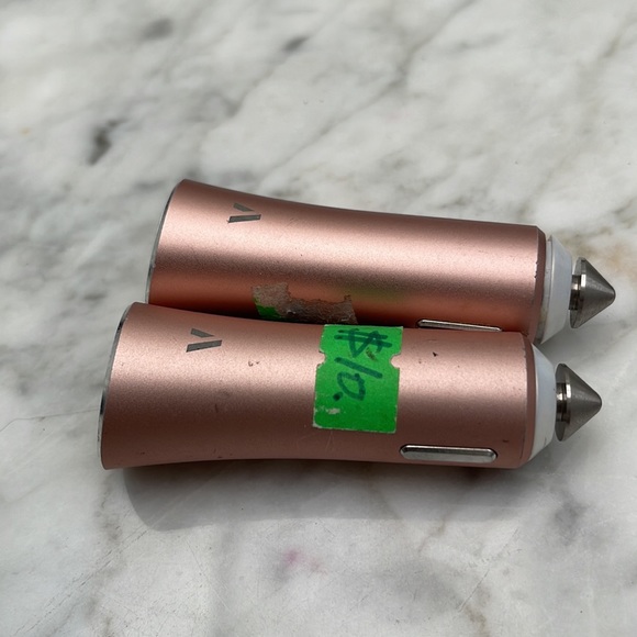 2 pieces of rose gold color fast car chargers - Picture 3 of 4